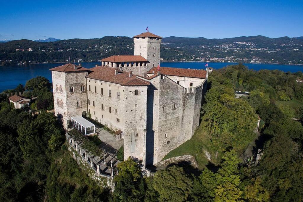 Lago Maggiore, Leggiuno, Ampio Appartamento Екстер'єр фото