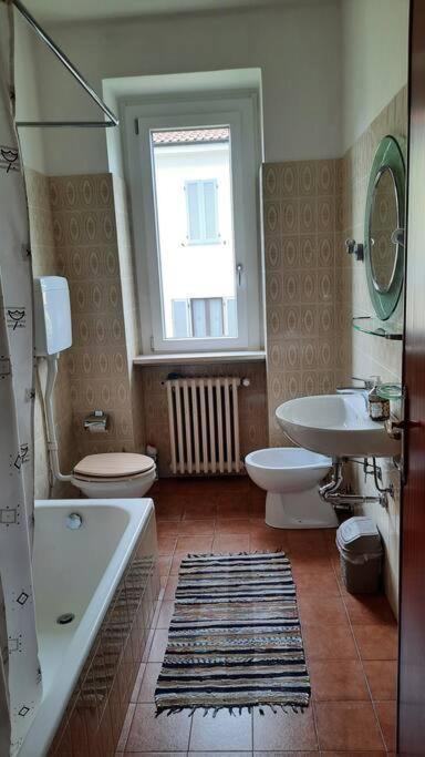 Lago Maggiore, Leggiuno, Ampio Appartamento Екстер'єр фото