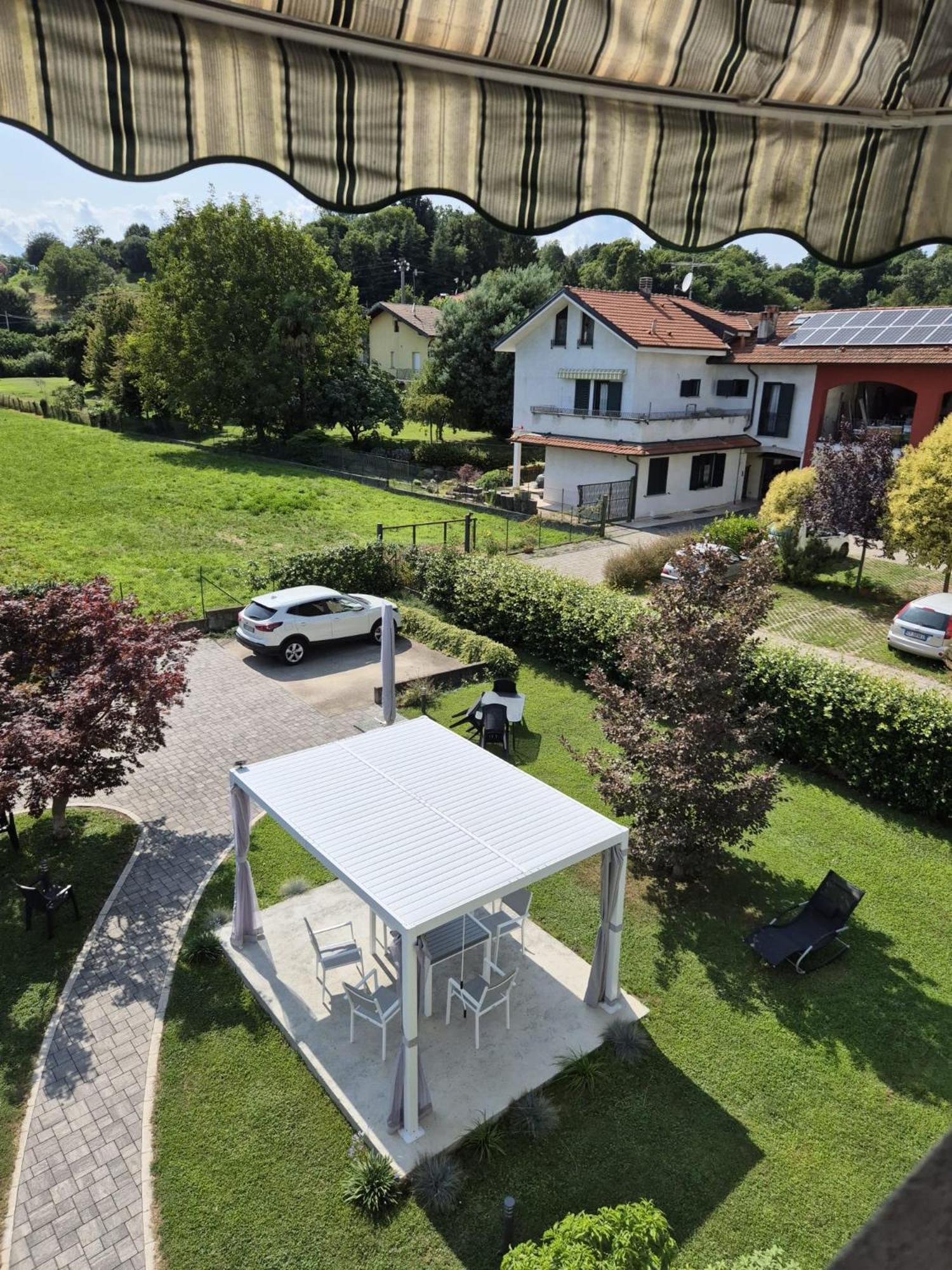 Lago Maggiore, Leggiuno, Ampio Appartamento Екстер'єр фото